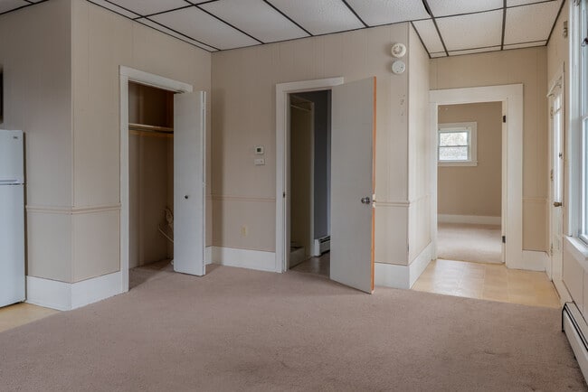 Building Photo - 90 Markey St