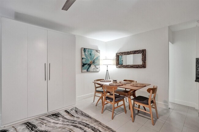 Building Photo - 1480 S Ocean Blvd