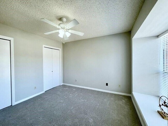 Building Photo - 9242 Westwood Village Dr