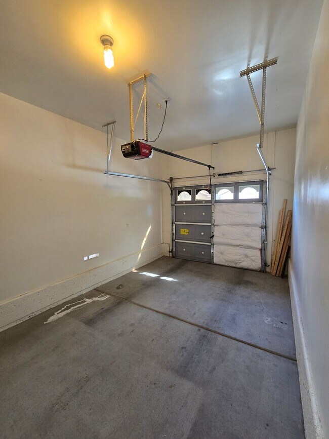 Building Photo - A Fabulous single story home in NW Las Vegas