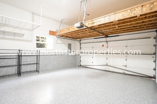 Building Photo - Impeccable Multnomah Village Bungalow