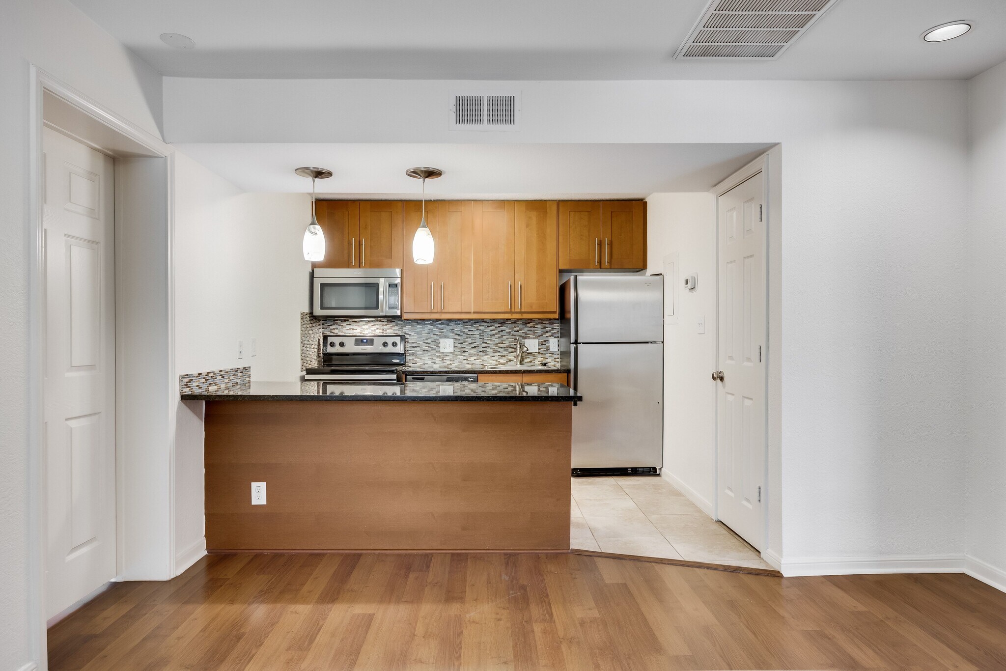 Building Photo - 7685 Northcross Dr