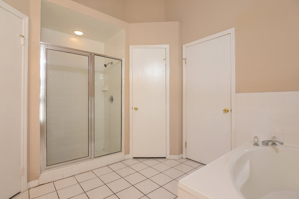 Building Photo - 9755 Fox Hollow Rd