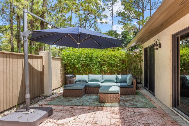 Building Photo - 257 Pleasant Wood Dr