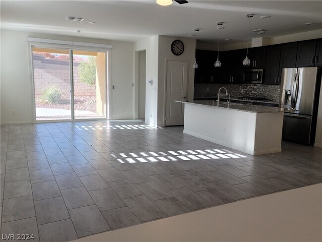 Building Photo - 9149 Cocowoods Pl