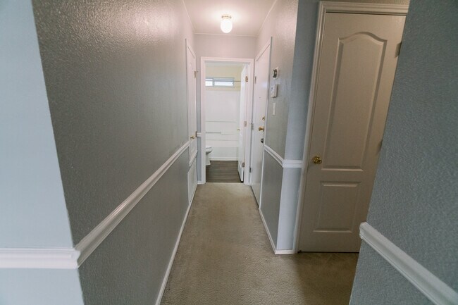 Building Photo - 10610 Tiger Way
