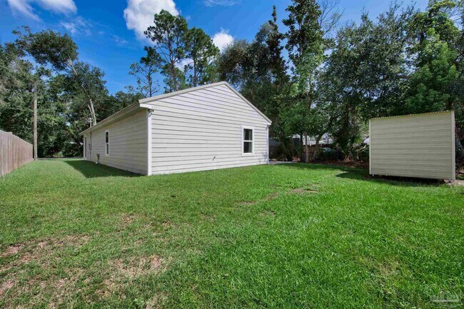 Building Photo - 3611 Stonewall Ave