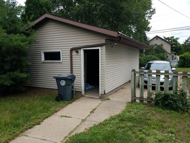 Building Photo - House by Logan High School w/Garage