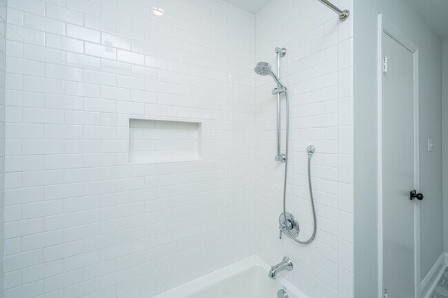 Building Photo - 1791 Dunbarton Dr