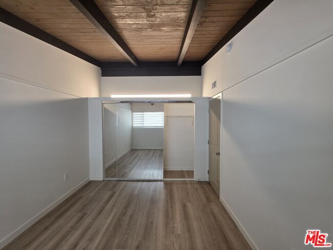 Building Photo - 11021 Missouri Ave