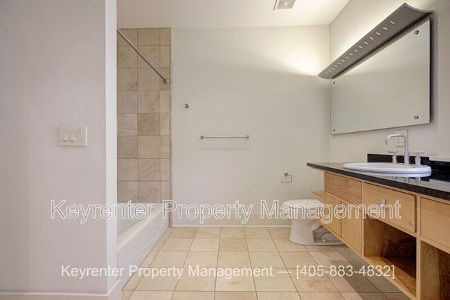 Building Photo - 812 NW 7th St