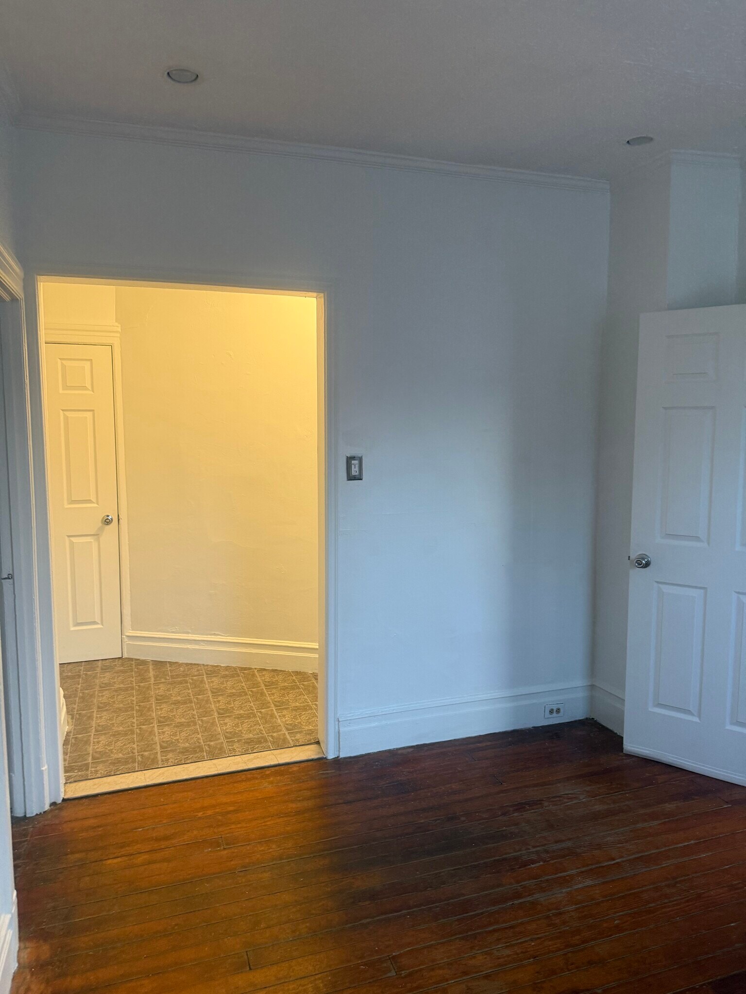 Building Photo - 22 Sherwood Ave