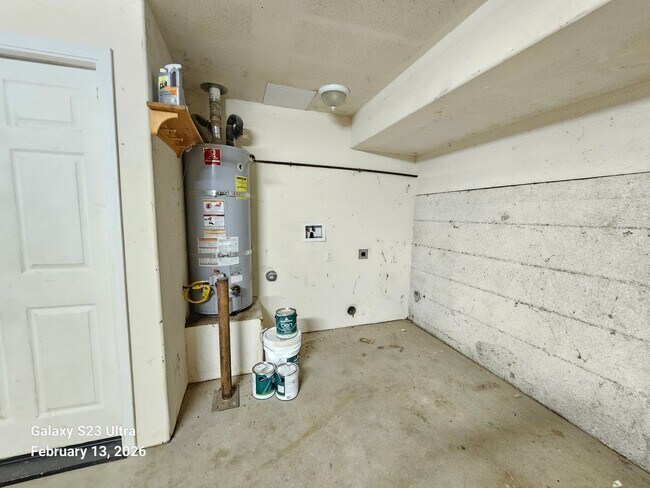 Building Photo - 13019creststreet.is4lease.com