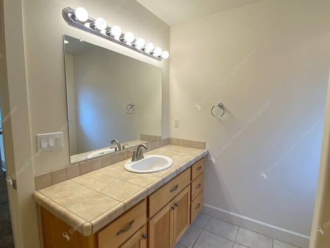 Building Photo - Light-Filled Awbrey Butte Retreat