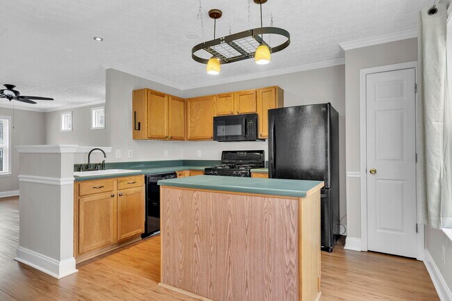 Building Photo - 225 Osmanthus Way