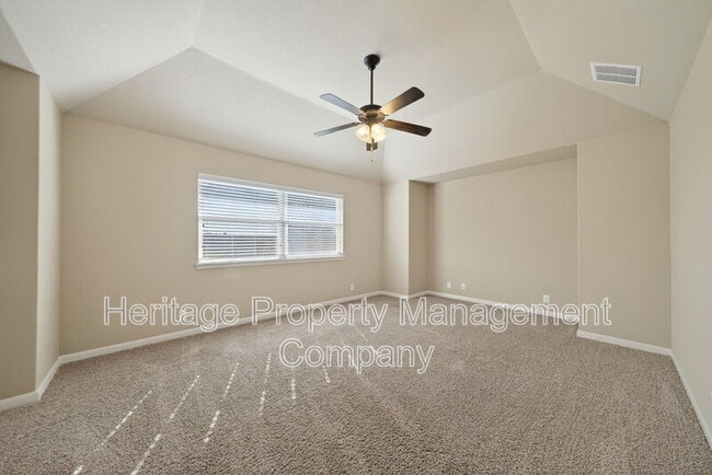 Building Photo - 226 Hamburg Ave