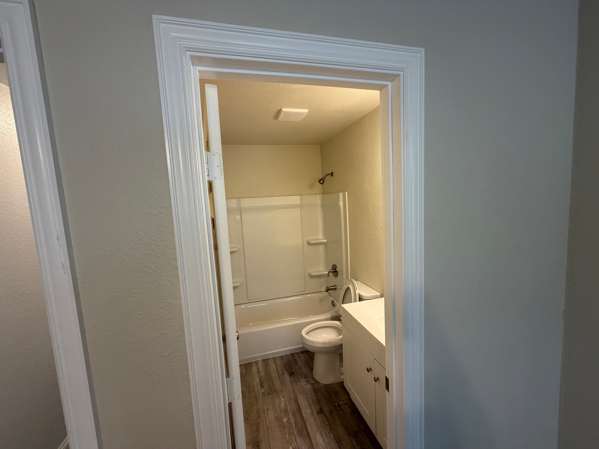 Building Photo - Room in Single Family Home on Houston St