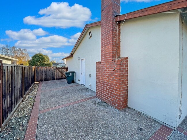 Building Photo - Charming 3-Bedroom Single-Family Home in Prime Cupertino Location