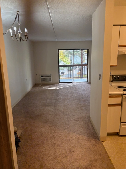 Primary Photo - 4 Cedar St