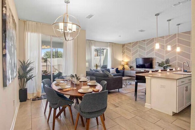 Building Photo - 4965 Windermere Ave