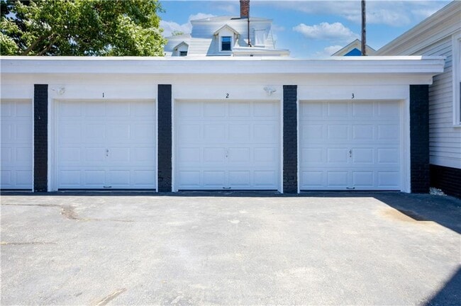 Building Photo - 41 Almy St