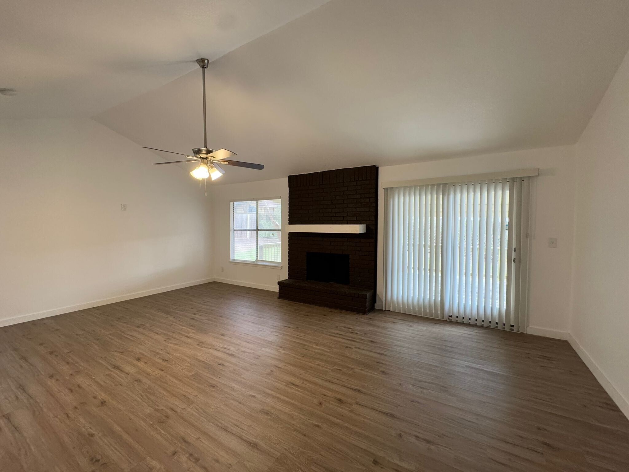 Building Photo - 5822 Lake Wind