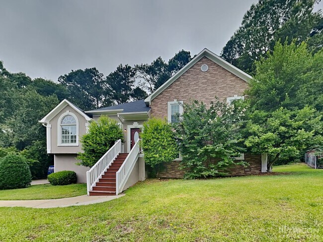 Building Photo - 20 Gentry Dr SW