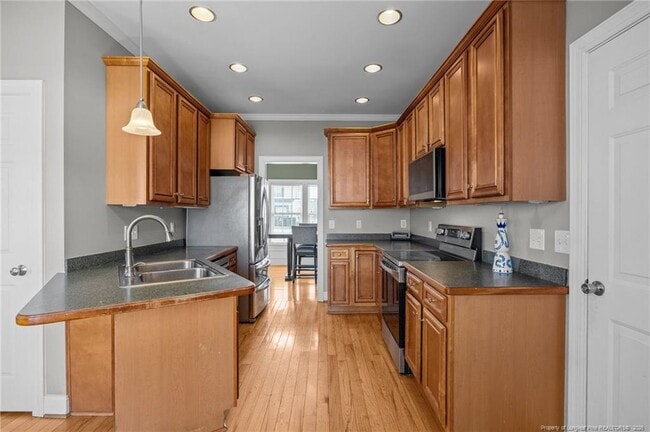 Building Photo - 3825 Barnsdale Dr