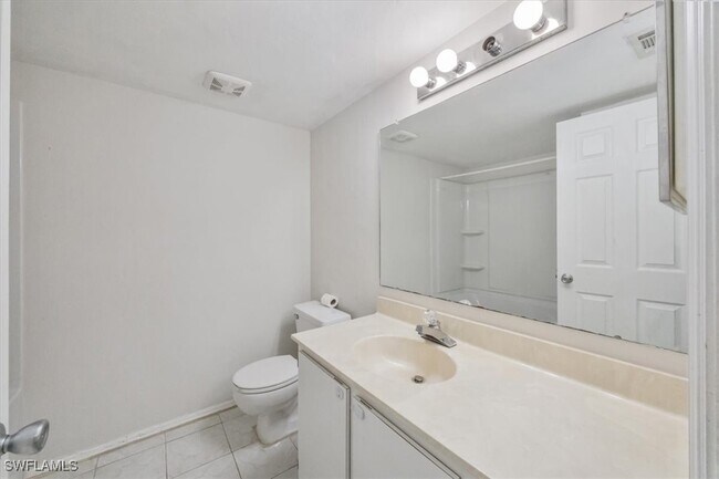 Building Photo - 2350 Naples Trace Cir