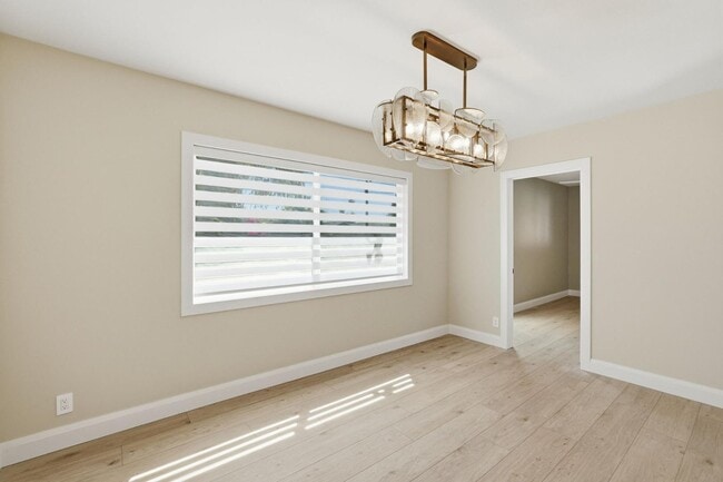 Building Photo - 6819 E Paradise Pkwy