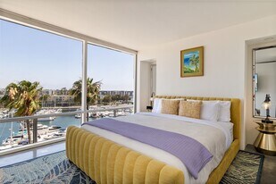 Building Photo - 4267 Marina City Dr