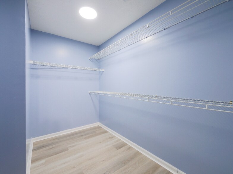 Building Photo - 2218 Willow Crest Cir