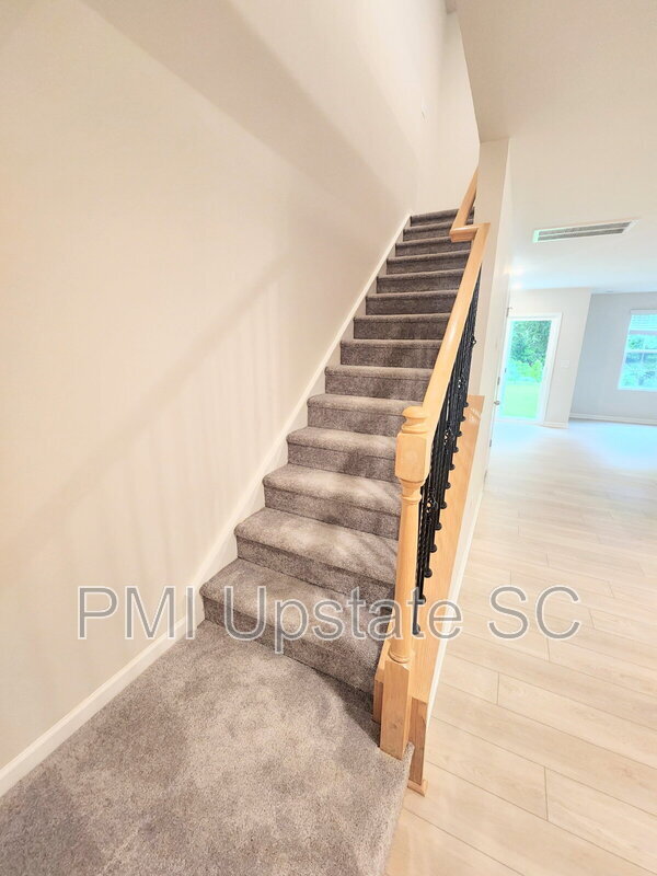 Building Photo - 810 Sandbach Rd