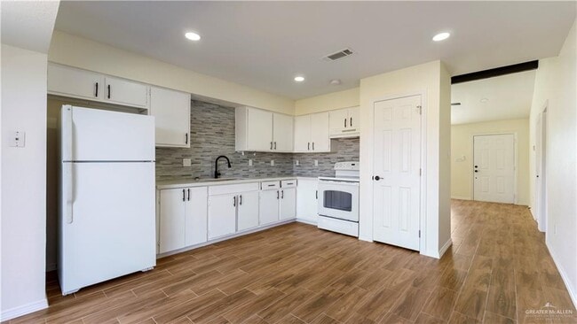 Building Photo - 11 N 22nd St