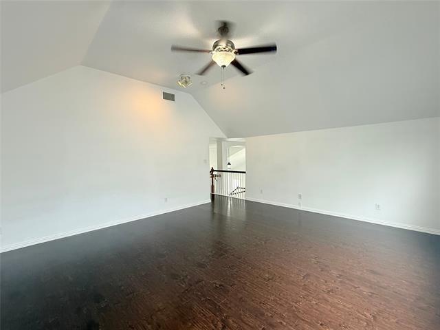 Building Photo - 1313 Baythorne Dr