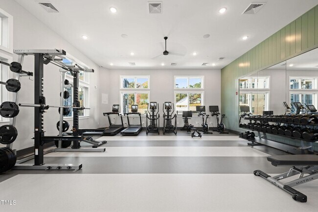 Building Photo - 211 Hammond Center Dr