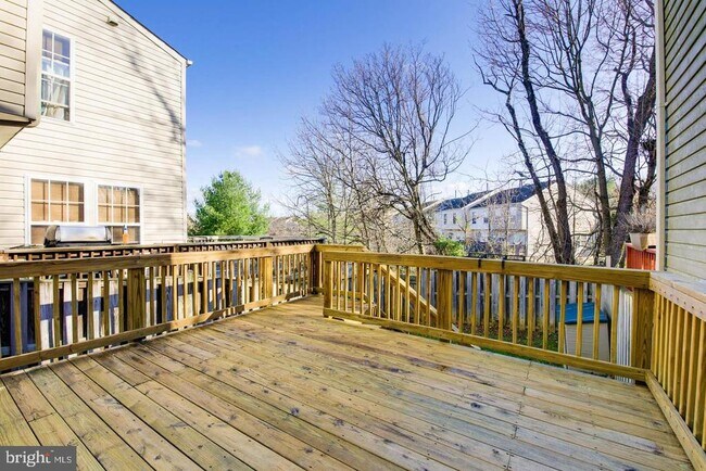 Building Photo - 9307 Vanguard Ct