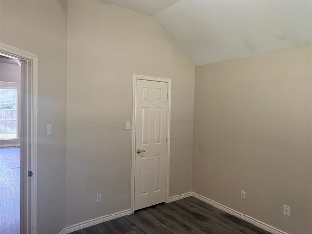 Building Photo - 9200 Fairwood Ct
