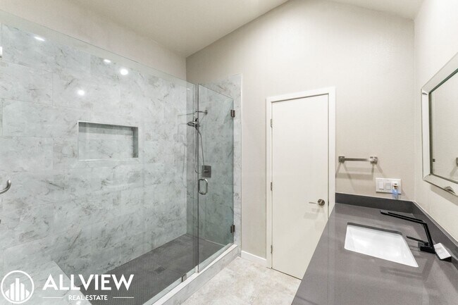 Building Photo - 15182 Chalon Cir