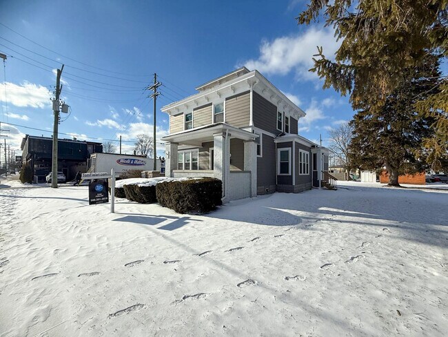 Building Photo - 36465 Main St