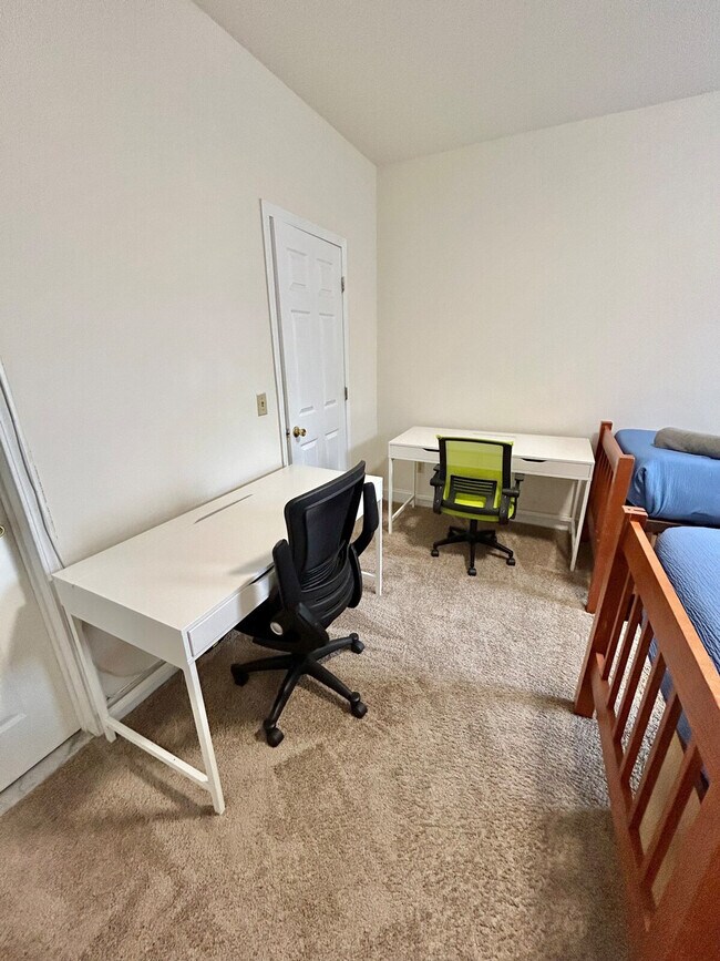 Building Photo - 416 Madison St