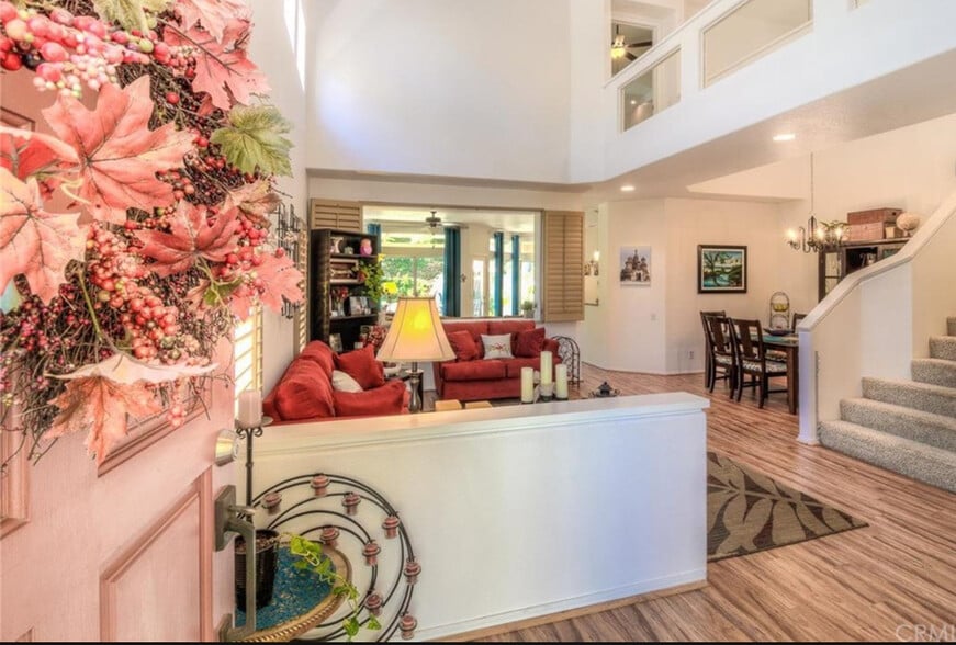 Building Photo - 933 S Lone Pine Ln