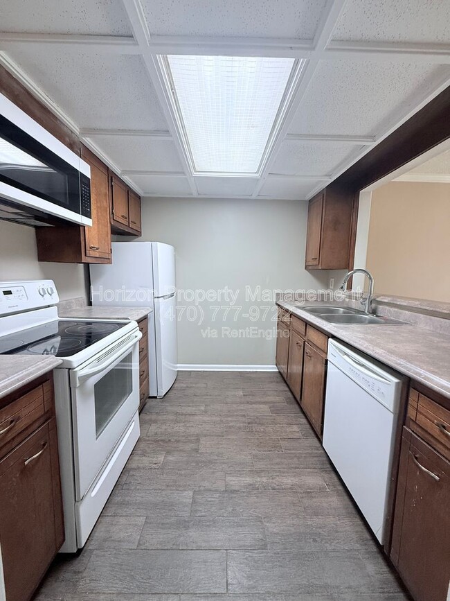 Building Photo - 3730 Old Flowery Branch Rd