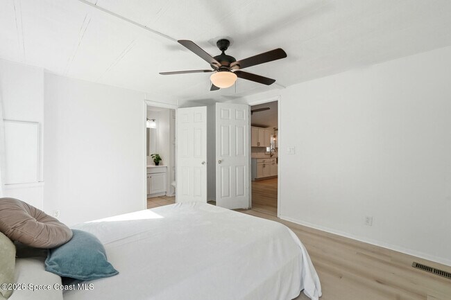 Building Photo - 264 Seabreeze Dr