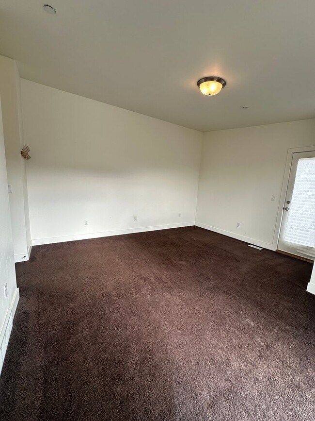 Building Photo - GORGEOUS Home!!!!