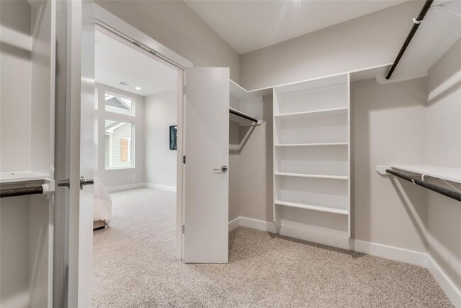 Building Photo - 3362 Pinemont Dr
