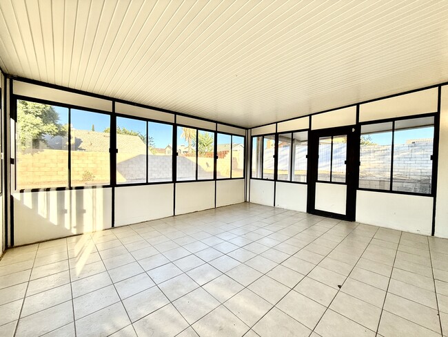 Building Photo - 37416 Daybreak St