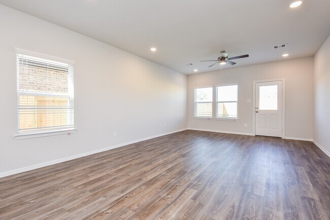 Building Photo - 5723 Fresh View Ct