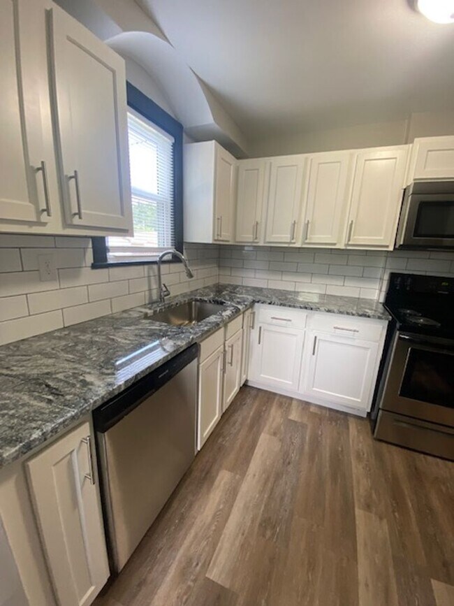 Building Photo - 1250-1252 S 22nd Street