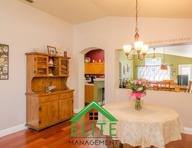 Building Photo - Charming 3-Bedroom Home in Prime Elk Grove...